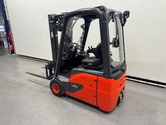 Used Forklift Truck LINDE 386 E 14-02 ELEKTRO VIERRADFRONTSTAPLER (13018008)