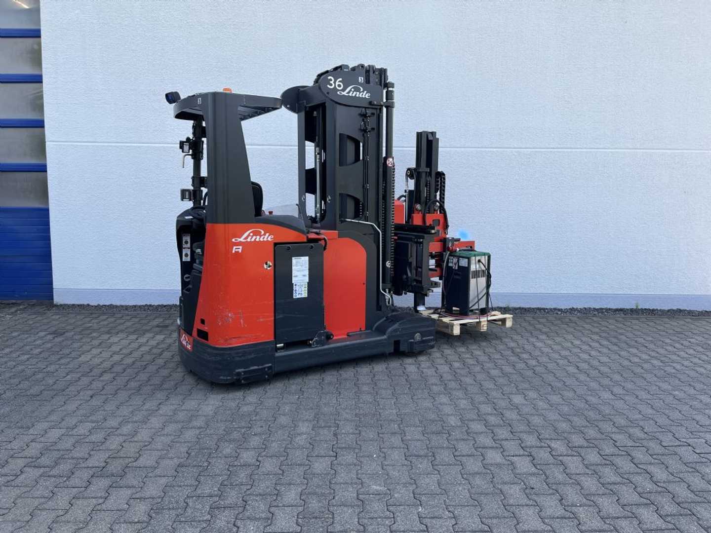 Used Forklift Truck LINDE A ELEKTRO HOCHREGALSCHMALGANGSTAPLER (12980560)