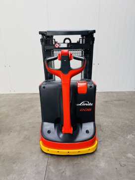 Used Forklift Truck LINDE D 08 Initialhub ELEKTRO HOCHHUBWAGENDEICHSEL (13074161) backdrop