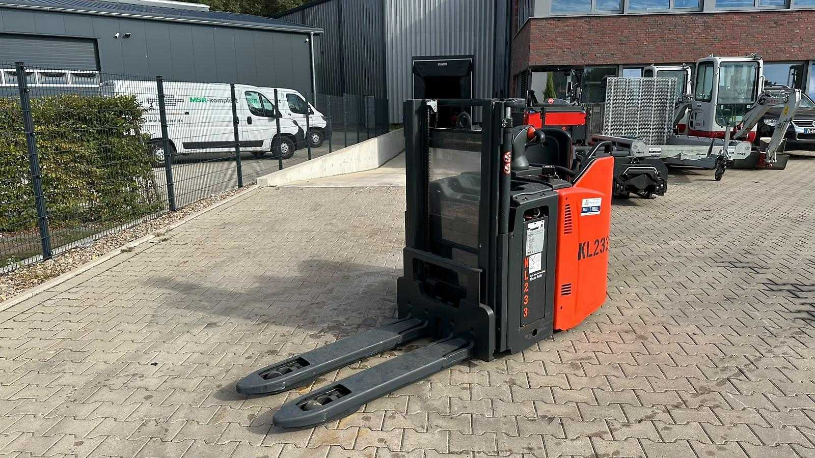 Used Forklift Truck LINDE D 12 SP ELEKTRO HOCHHUBWAGENFAHRERSTAND (13070636)