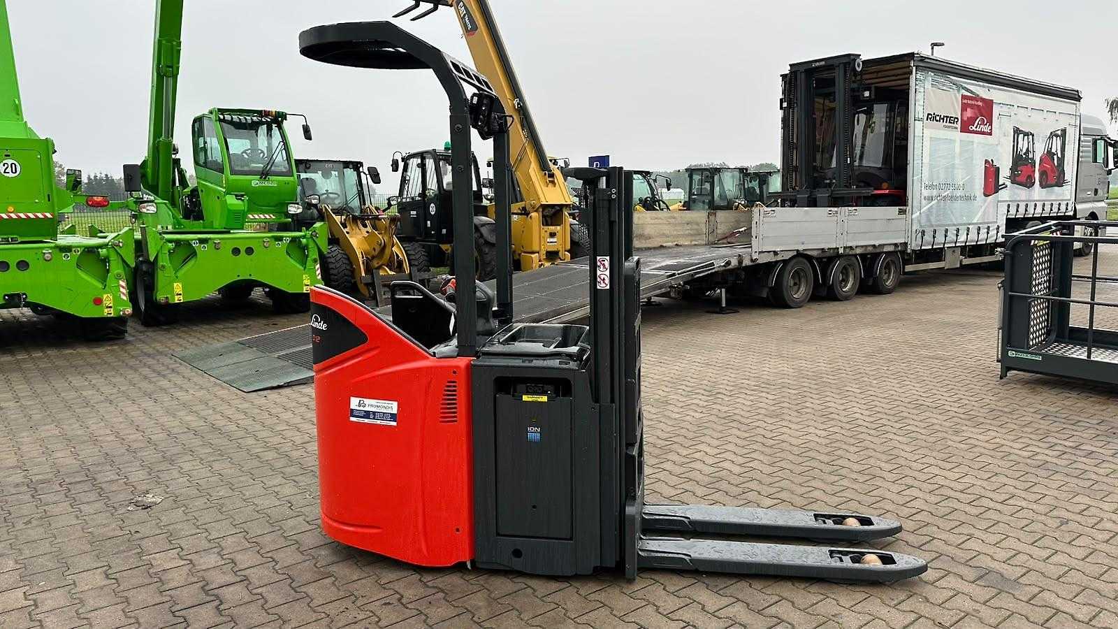 Used Forklift Truck LINDE D 12 SP , Linde Refurbished ELEKTRO MITTELHUBKOMMISSIONIERER (13074629)