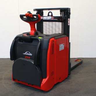 Used Forklift Truck LINDE D 14 AP 133 ELEKTRO HOCHHUBWAGENFAHRERSTAND (13036343) backdrop