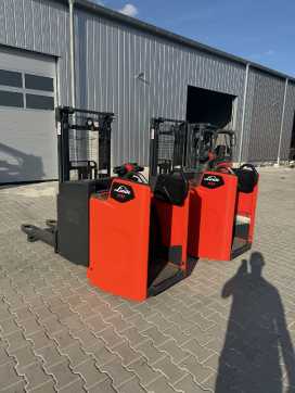 Used Forklift Truck LINDE D10 FP ELEKTRO HOCHHUBWAGENDEICHSEL (13073245) backdrop