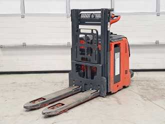 Used Forklift Truck LINDE D12 AP ELEKTRO HOCHHUBWAGENDEICHSEL (13058624) backdrop
