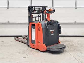 Used Forklift Truck LINDE D12 AP ELEKTRO HOCHHUBWAGENDEICHSEL (13058624)