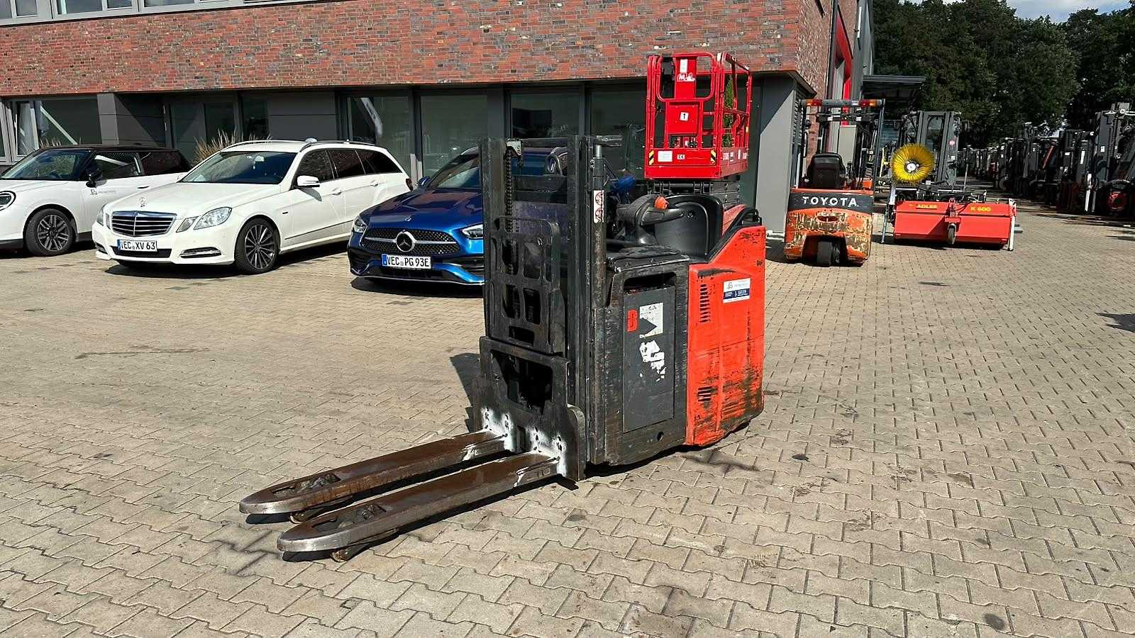 Used Forklift Truck LINDE D12 HP SP ELEKTRO HOCHHUBWAGENFAHRERSTAND (13067773)