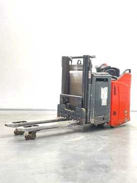 Used Forklift Truck LINDE D12HPSP-133 ELEKTRO HOCHHUBWAGENDEICHSEL (13042371) backdrop