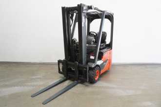 Used Forklift Truck LINDE E 12 EVO 386-02 ELEKTRO DREIRADFRONTSTAPLER (13047133) backdrop