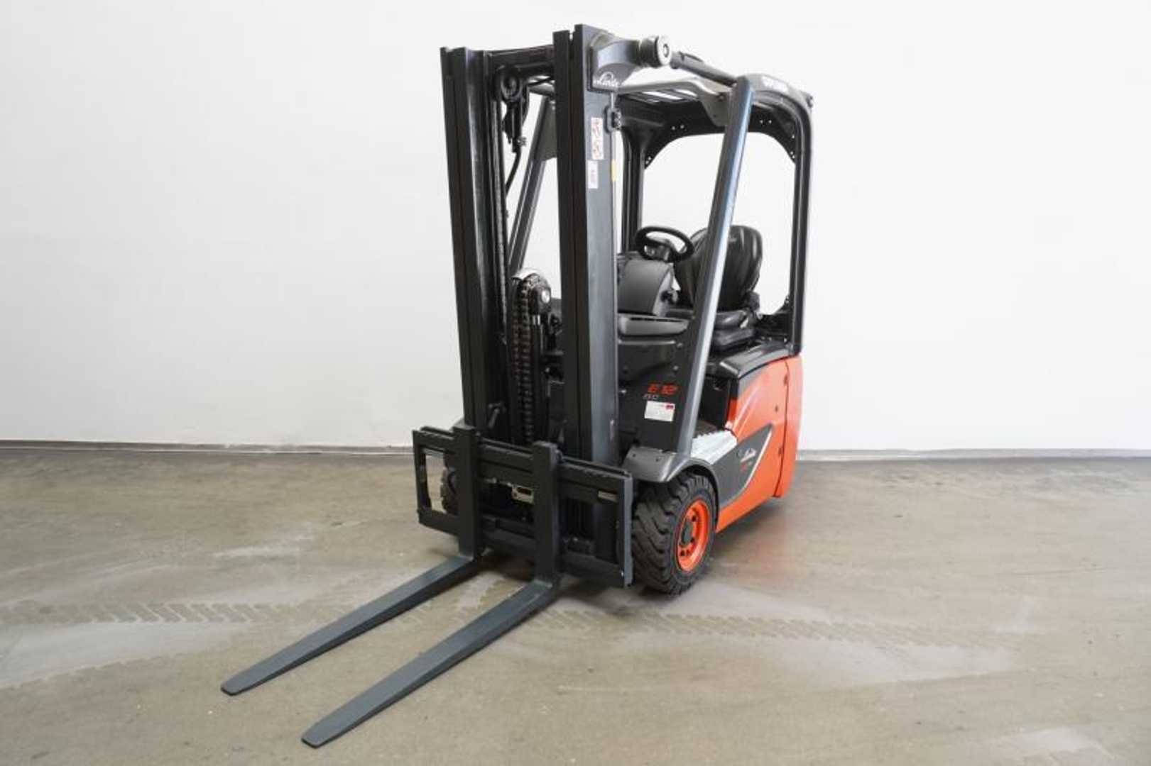 Used Forklift Truck LINDE E 12 EVO 386-02 ELEKTRO DREIRADFRONTSTAPLER (13047133)