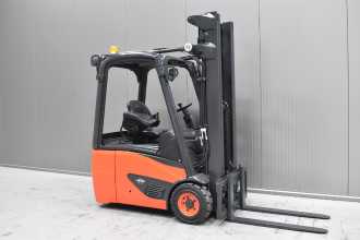 Used Forklift Truck LINDE E 14 - 02 /58530/ ELEKTRO DREIRADFRONTSTAPLER (13063172) backdrop