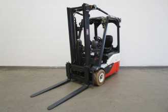 Used Forklift Truck LINDE E 14 EVO 386-02 ELEKTRO DREIRADFRONTSTAPLER (12974141) backdrop