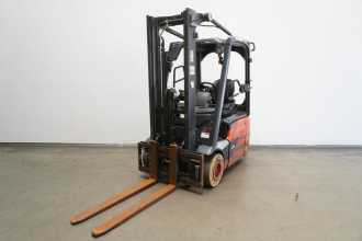 Used Forklift Truck LINDE E 14 EVO 386-02 ELEKTRO DREIRADFRONTSTAPLER (13060790) backdrop