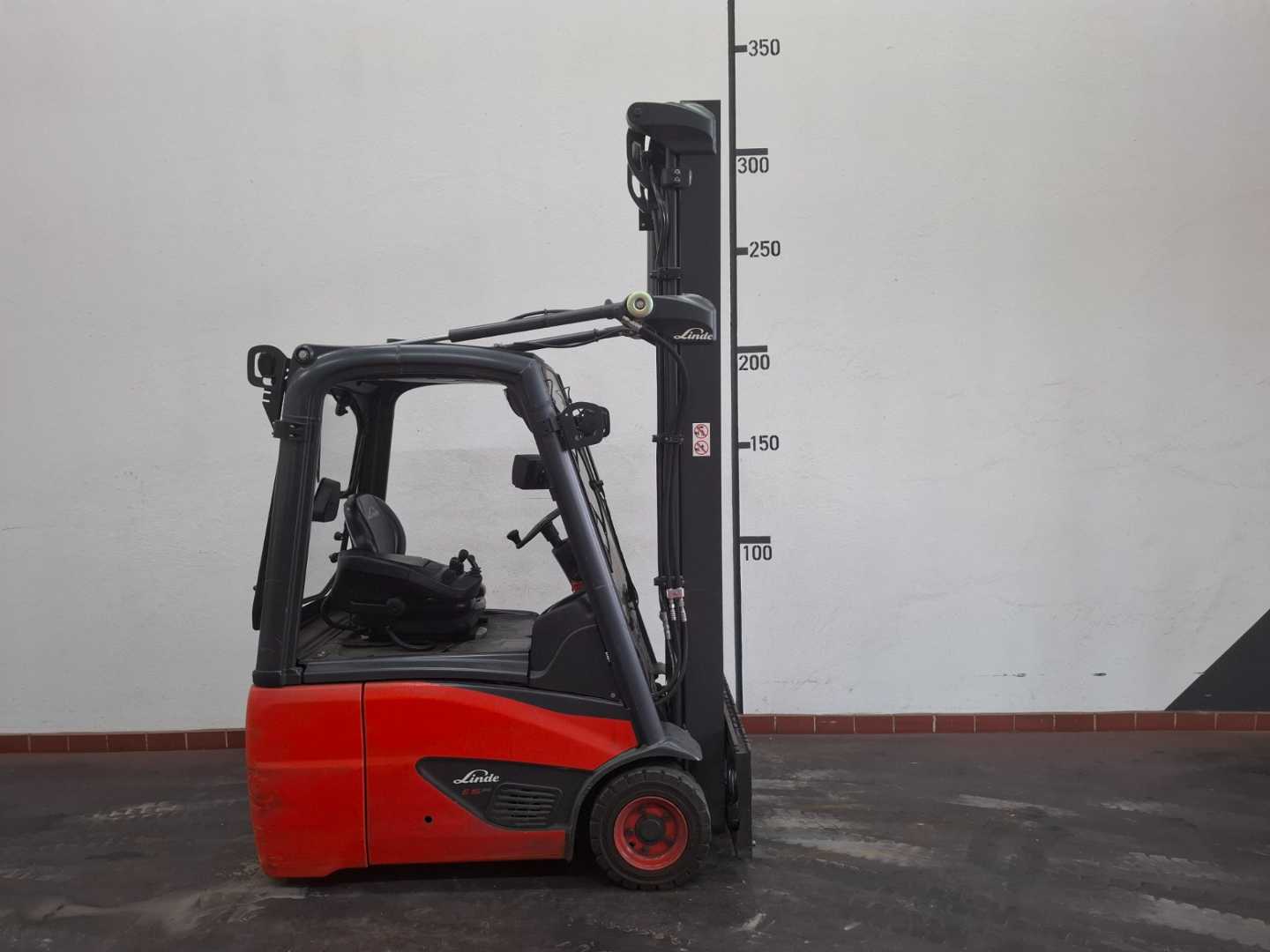 Used Forklift Truck LINDE E 16 C EVO ELEKTRO DREIRADFRONTSTAPLER (13076447)