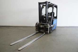 Used Forklift Truck LINDE E 16 H EVO 386-02 ELEKTRO DREIRADFRONTSTAPLER (13068652) backdrop