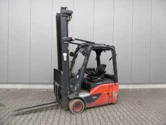 Used Forklift Truck LINDE E 18-02 EVO / 386 ELEKTRO DREIRADFRONTSTAPLER (12842005) backdrop