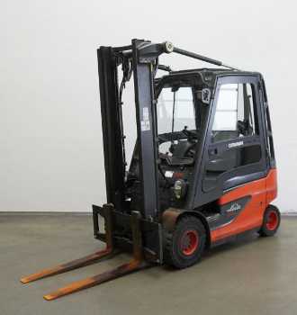 Used Forklift Truck LINDE E 20 387-00 ELEKTRO VIERRADFRONTSTAPLER (13067100) backdrop