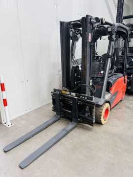 Used Forklift Truck LINDE E 20 L-02 EVO Triplex ZVG Batterie 80% ELEKTRO DREIRADFRONTSTAPLER (13074163) backdrop