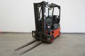 Used Forklift Truck LINDE E 20 P 335-02 ELEKTRO VIERRADFRONTSTAPLER (13021742) backdrop