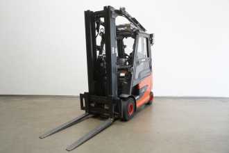 Used Forklift Truck LINDE E 25/600 H 387 ELEKTRO VIERRADFRONTSTAPLER (13058162) backdrop