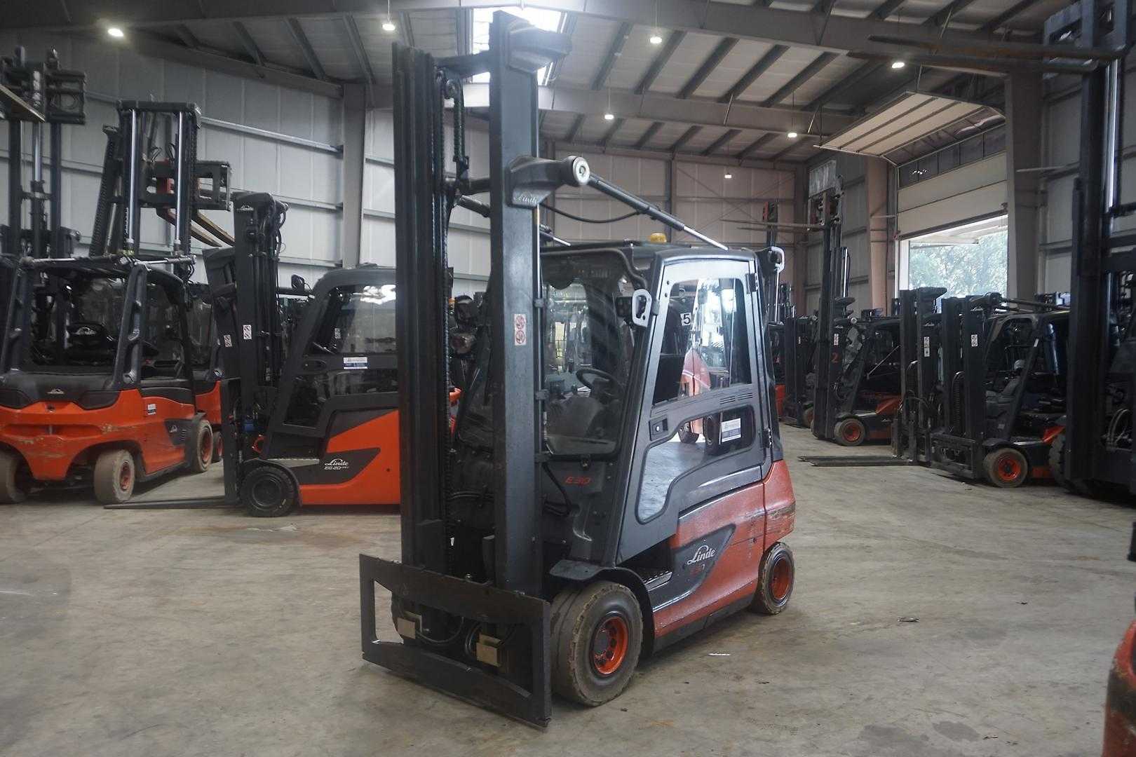 Used Forklift Truck LINDE E 30-01 - 6.604 Stunden ELEKTRO VIERRADFRONTSTAPLER (13052396)