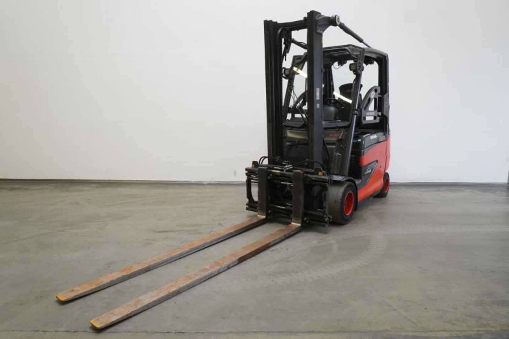 Used Forklift Truck LINDE E 30/600 HL 387 ELEKTRO VIERRADFRONTSTAPLER (13021260)