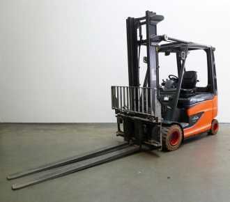 Used Forklift Truck LINDE E 30/600 HL 387 ELEKTRO VIERRADFRONTSTAPLER (13062366) backdrop