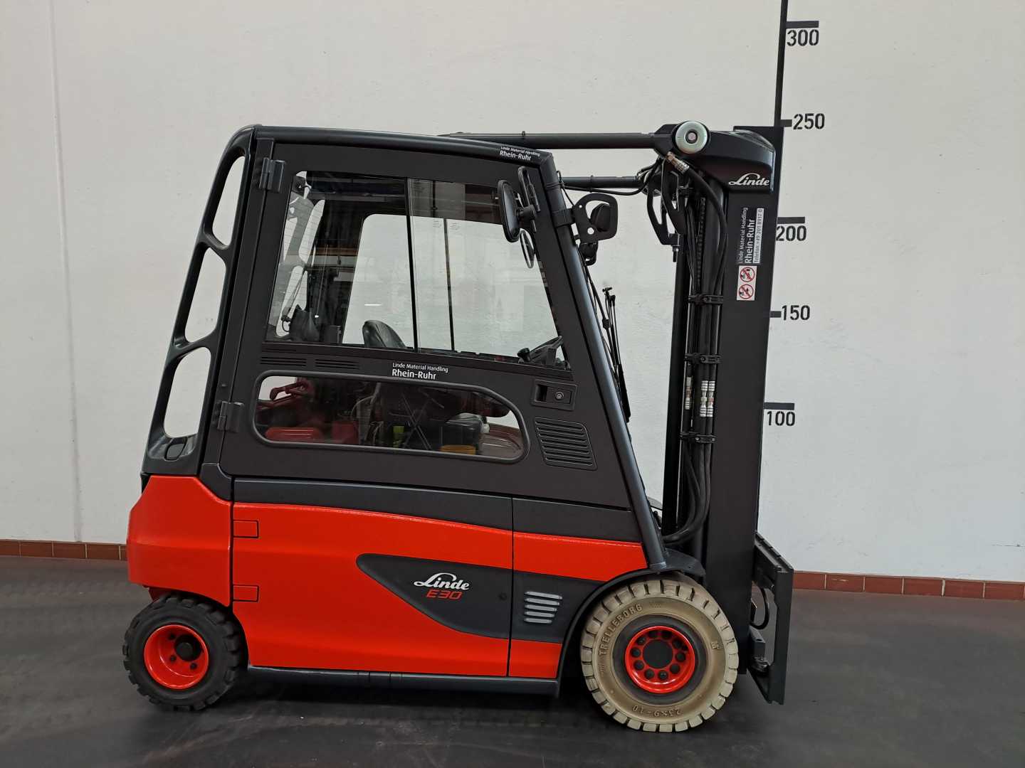 Used Forklift Truck LINDE E 30 L : 3,0 t ELEKTRO VIERRADFRONTSTAPLER (12942822)
