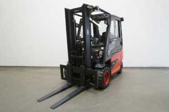 Used Forklift Truck LINDE E 45/600 H 388 ELEKTRO VIERRADFRONTSTAPLER (12993134) backdrop