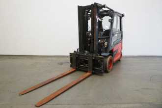 Used Forklift Truck LINDE E 50 HL 388 ELEKTRO VIERRADFRONTSTAPLER (13074718) backdrop