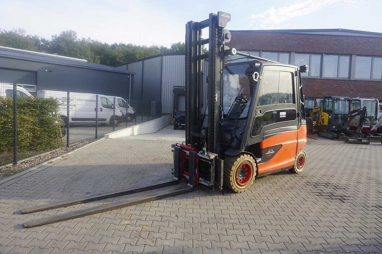 Used Forklift Truck LINDE E 50HL-01/600 - Nur 4.961 Stunden ELEKTRO VIERRADFRONTSTAPLER (13070407)