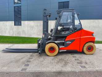 Used Forklift Truck LINDE E 80-01/900 ELEKTRO VIERRADFRONTSTAPLER (12969413) backdrop