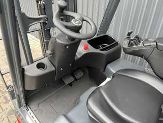 Used Forklift Truck LINDE E12-02 ELEKTRO DREIRADFRONTSTAPLER (13067527)