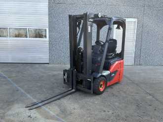 Used Forklift Truck LINDE E12 Evo ELEKTRO DREIRADFRONTSTAPLER (13063369) backdrop