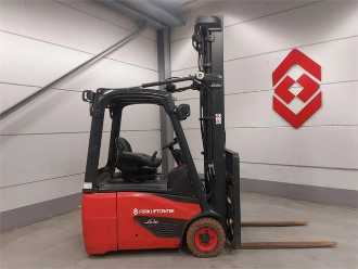 Used Forklift Truck LINDE E15-02 ELEKTRO VIERRADFRONTSTAPLER (13056515) backdrop