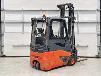 Used Forklift Truck LINDE E16-02 ELEKTRO DREIRADFRONTSTAPLER (13046536)