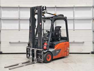 Used Forklift Truck LINDE E16-02 ELEKTRO DREIRADFRONTSTAPLER (13058581) backdrop