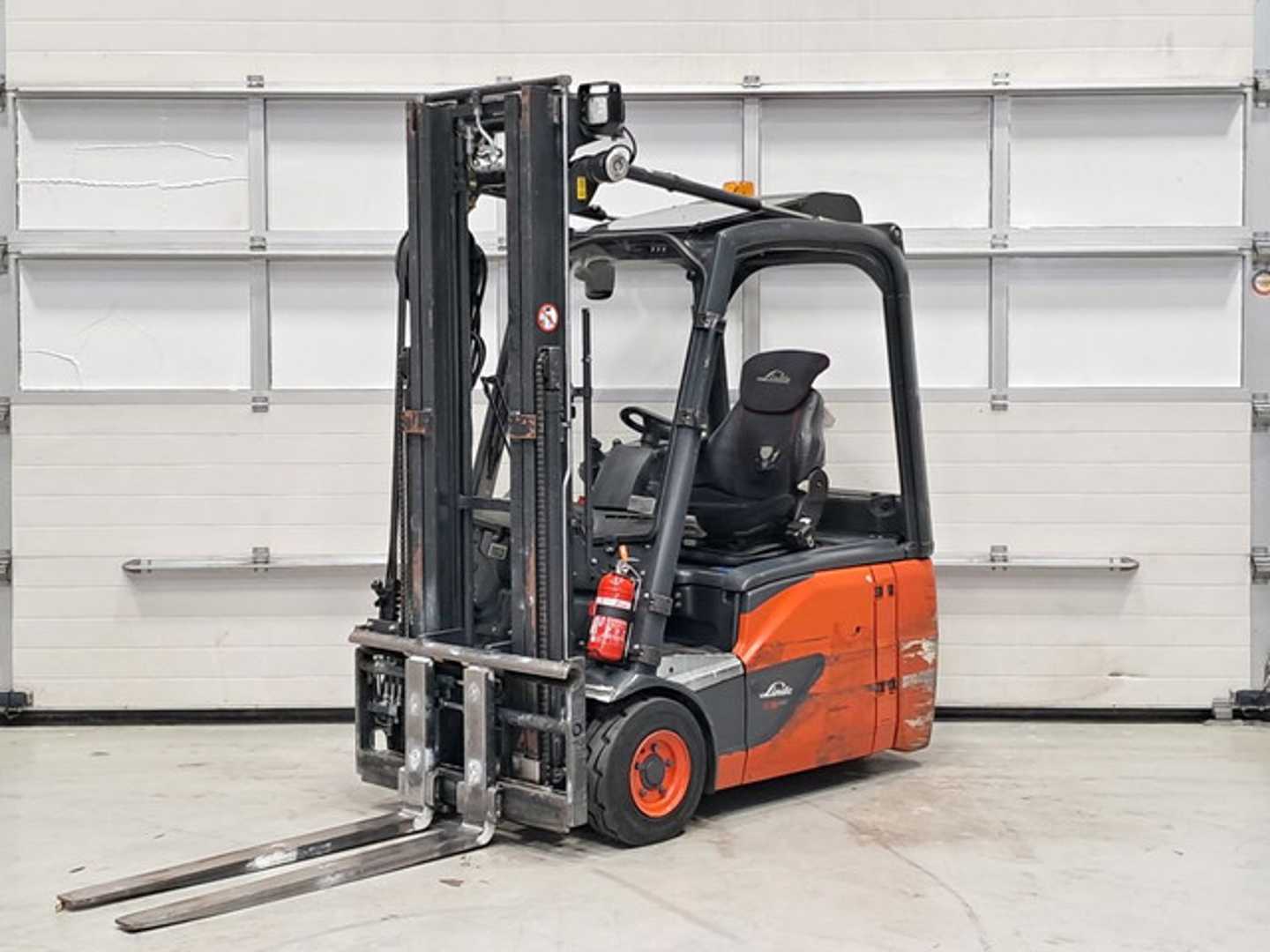 Used Forklift Truck LINDE E16-02 ELEKTRO DREIRADFRONTSTAPLER (13058581)