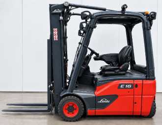 Used Forklift Truck LINDE E16-02 ELEKTRO DREIRADFRONTSTAPLER (13068461) backdrop
