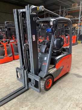 Used Forklift Truck LINDE E16 ELEKTRO DREIRADFRONTSTAPLER (13056183) backdrop