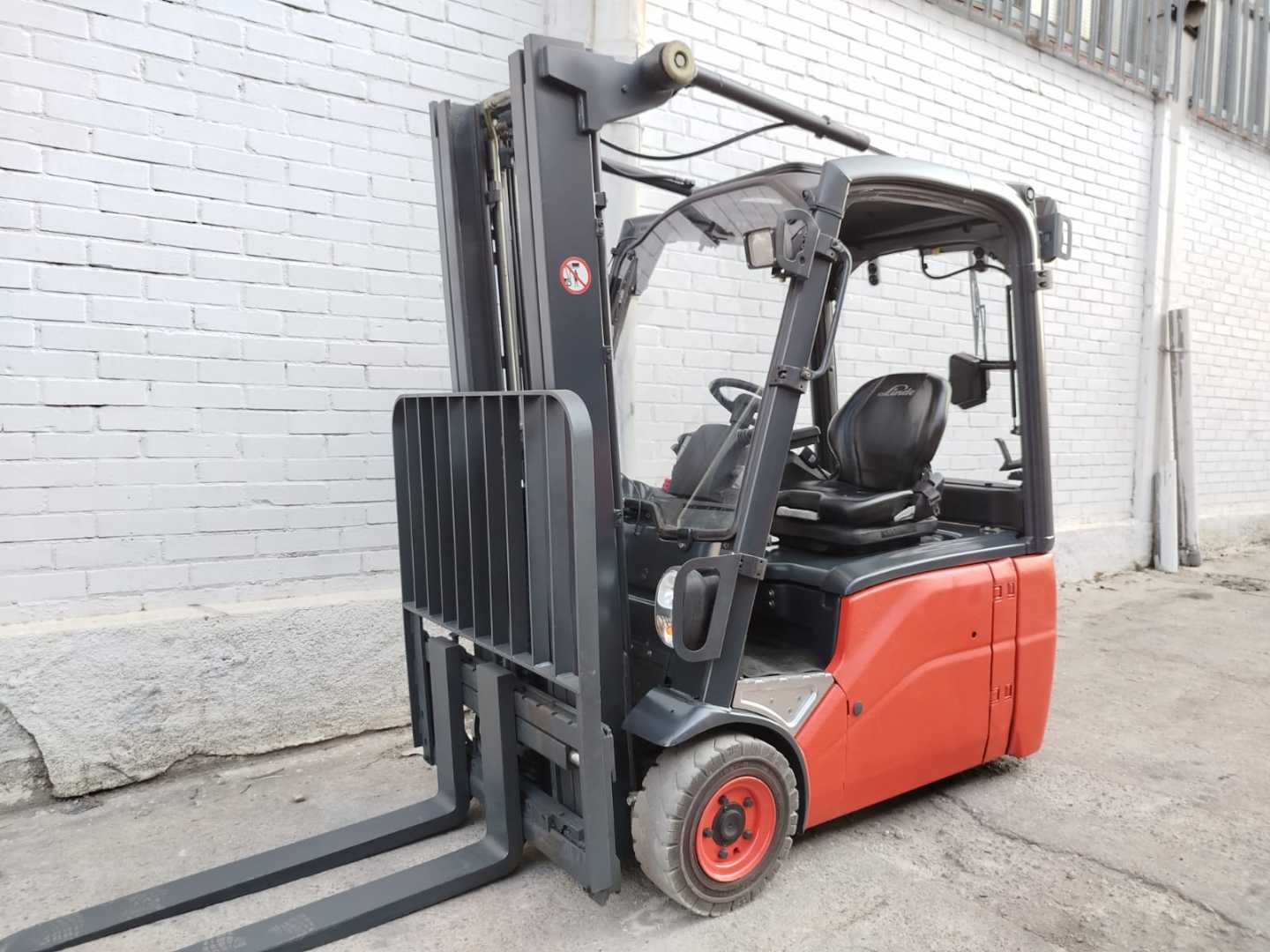 Used Forklift Truck LINDE E16 ELEKTRO DREIRADFRONTSTAPLER (13067341)