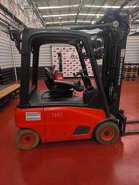 Used Forklift Truck LINDE E16 P 386 ELEKTRO VIERRADFRONTSTAPLER (13035532) backdrop