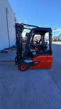 Used Forklift Truck LINDE E16C-02 ELEKTRO SCHUBMASTSTAPLER (12999540) backdrop