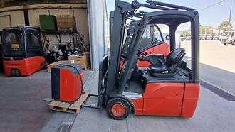 Used Forklift Truck LINDE E16C-02 ELEKTRO DREIRADFRONTSTAPLER (13017014) backdrop