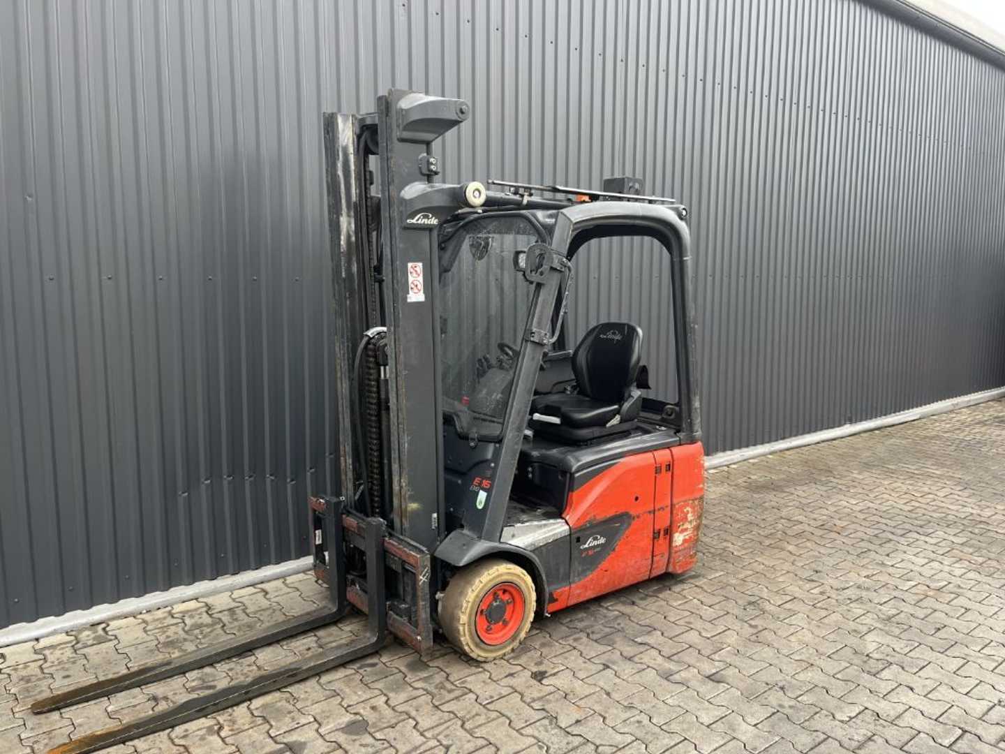 Used Forklift Truck LINDE E16C-02 ELEKTRO DREIRADFRONTSTAPLER (13067522)