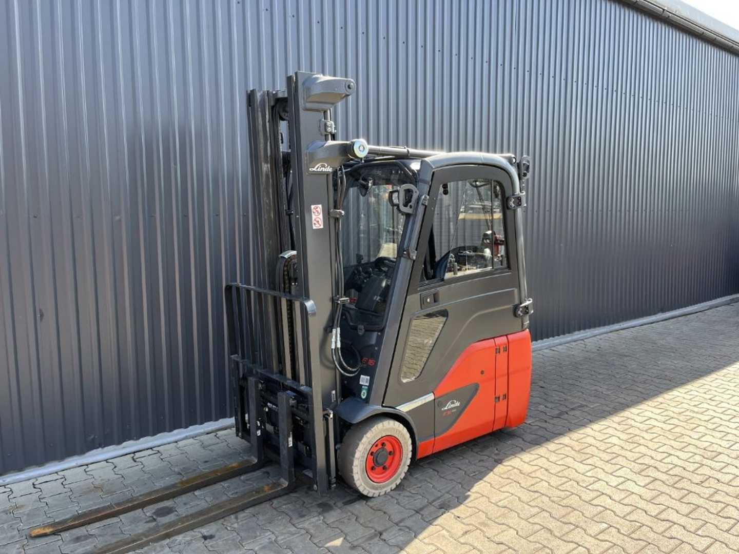 Used Forklift Truck LINDE E16C-02 ELEKTRO DREIRADFRONTSTAPLER (13068316)