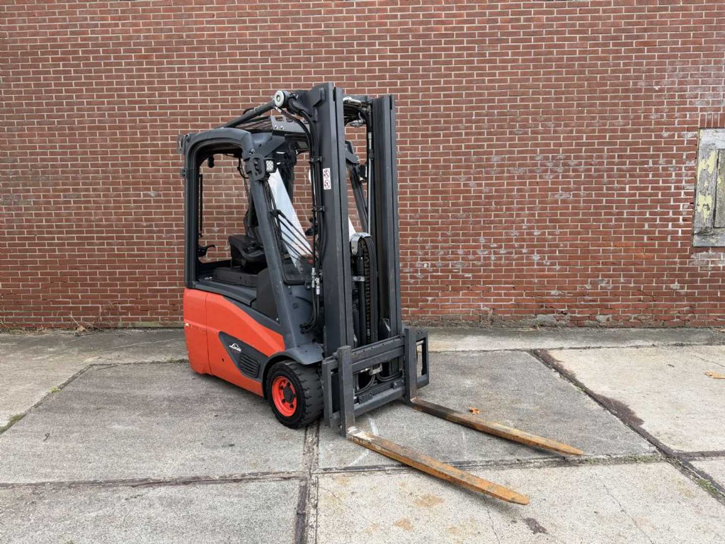 Used Forklift Truck LINDE E16C-02 ELEKTRO DREIRADFRONTSTAPLER (13070517)