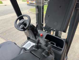 Used Forklift Truck LINDE E16C-02 ELEKTRO DREIRADFRONTSTAPLER (13070517)