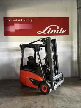 Used Forklift Truck LINDE E16C ELEKTRO DREIRADFRONTSTAPLER (12976917) backdrop