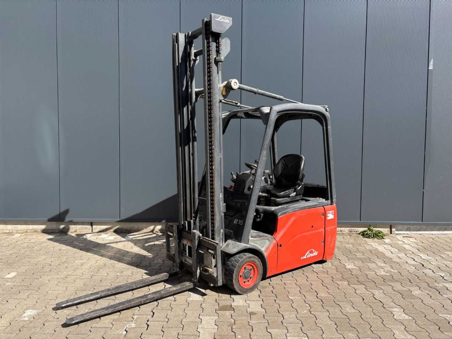 Used Forklift Truck LINDE E16P-02 ELEKTRO DREIRADFRONTSTAPLER (13069412)