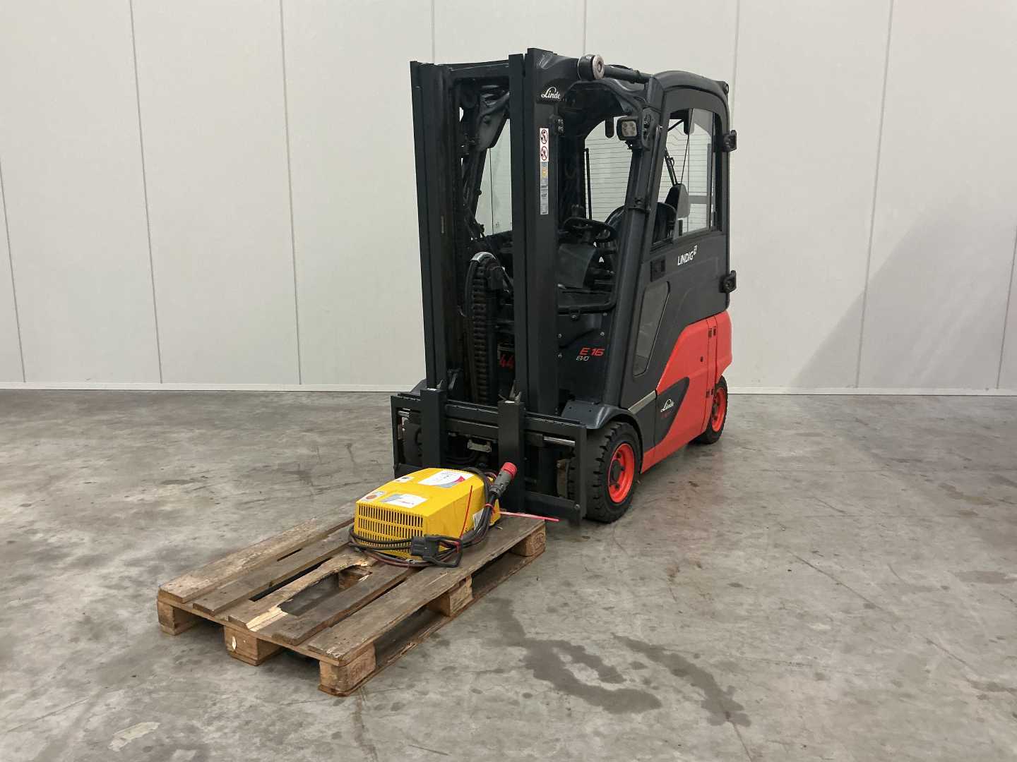 Used Forklift Truck LINDE E16P ELEKTRO VIERRADFRONTSTAPLER (12995194)